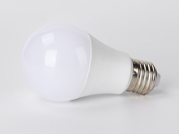LED plastic coated aluminum bulb E27